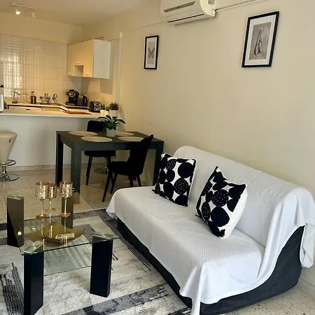 Diamond 2 דירה פאפוס